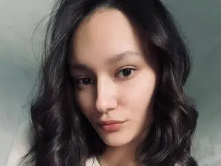 ElianaAdelizzi shows sex adult