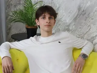 NicolasCold shows cunt jasminlive